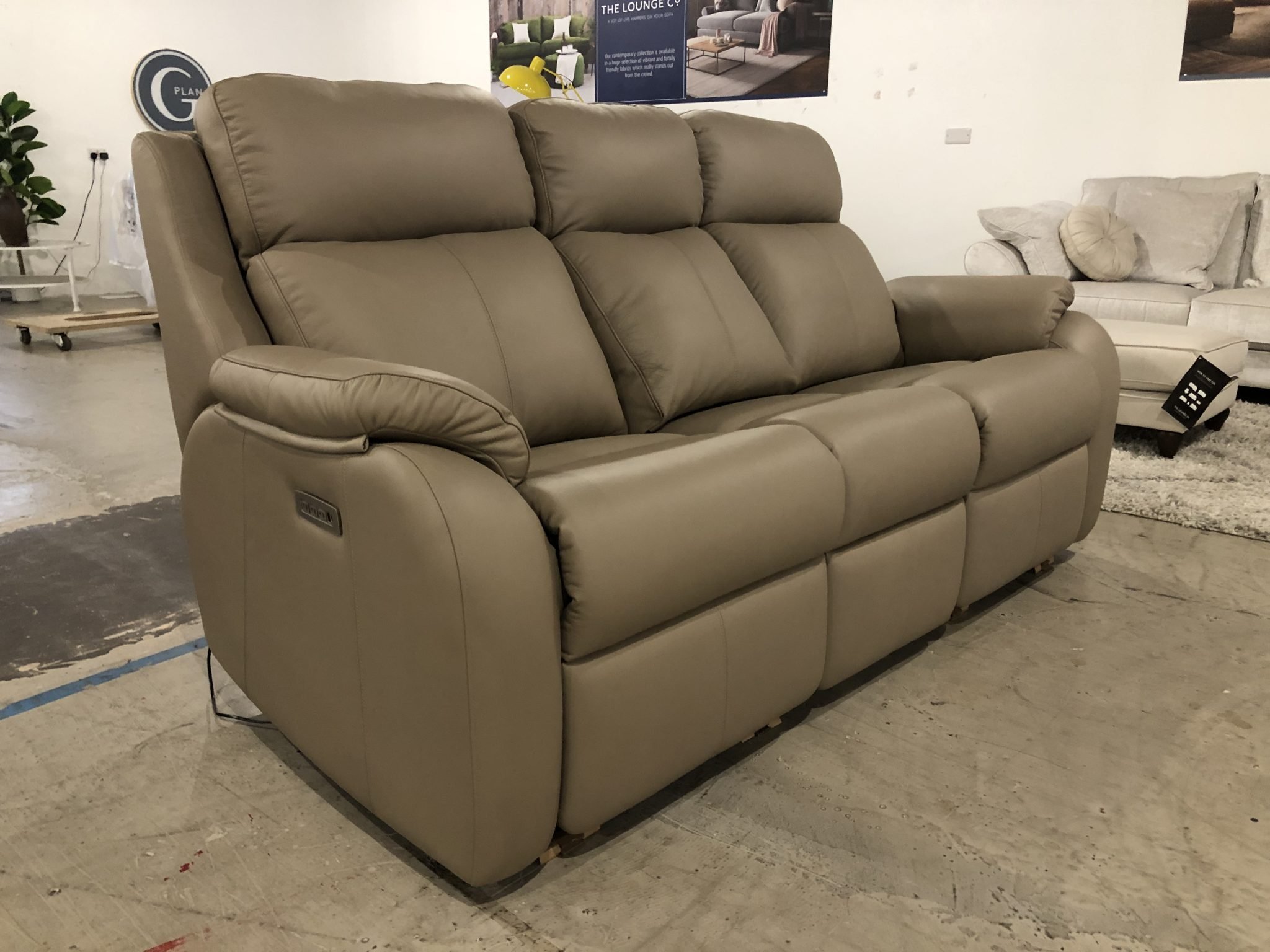 G Plan Kingsbury 3 Seater Electric Recliner with Lumbar and Headrest in Cambridge Taupe