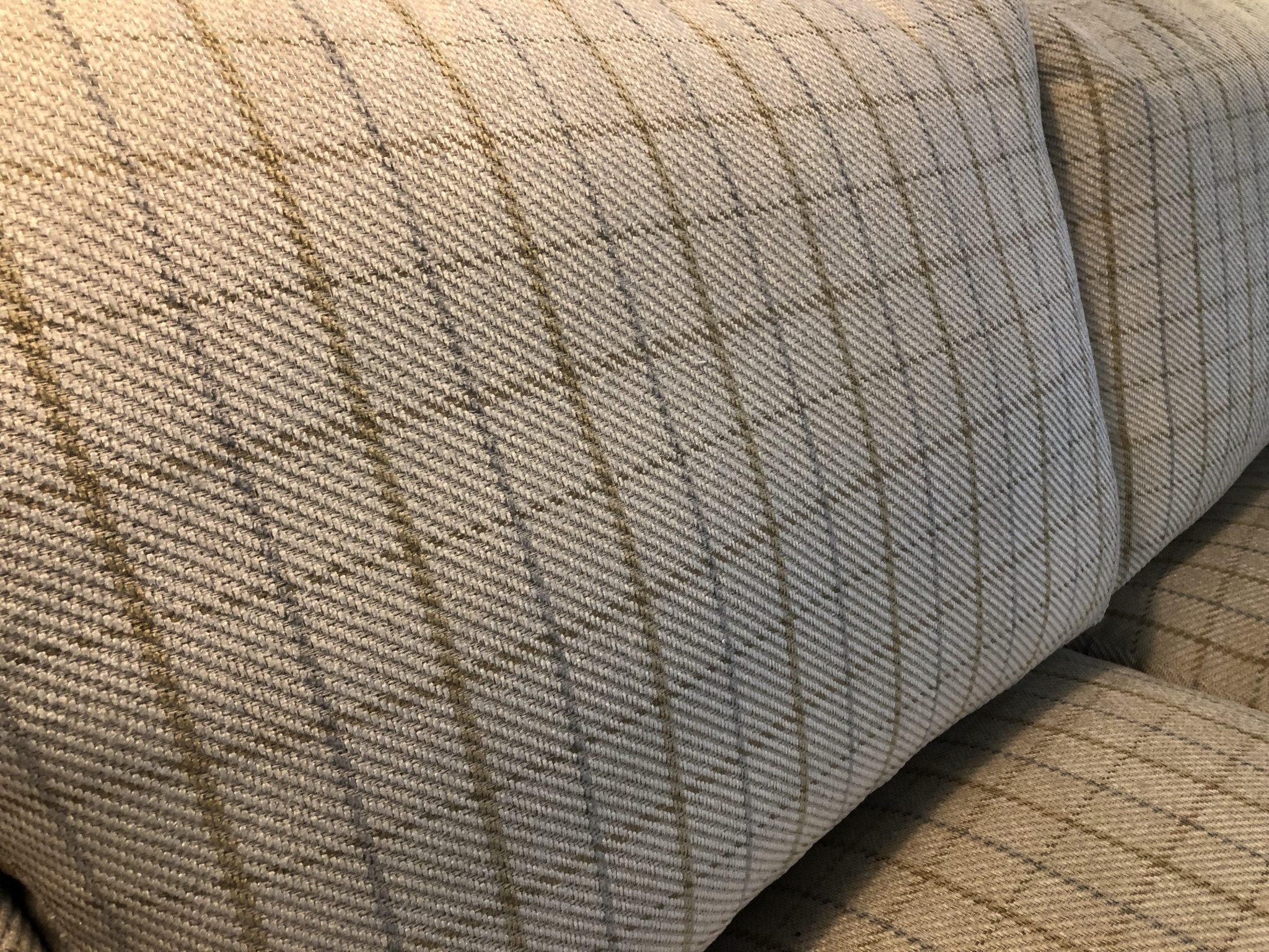 Parker Knoll Bromley Large Sofa in cream check